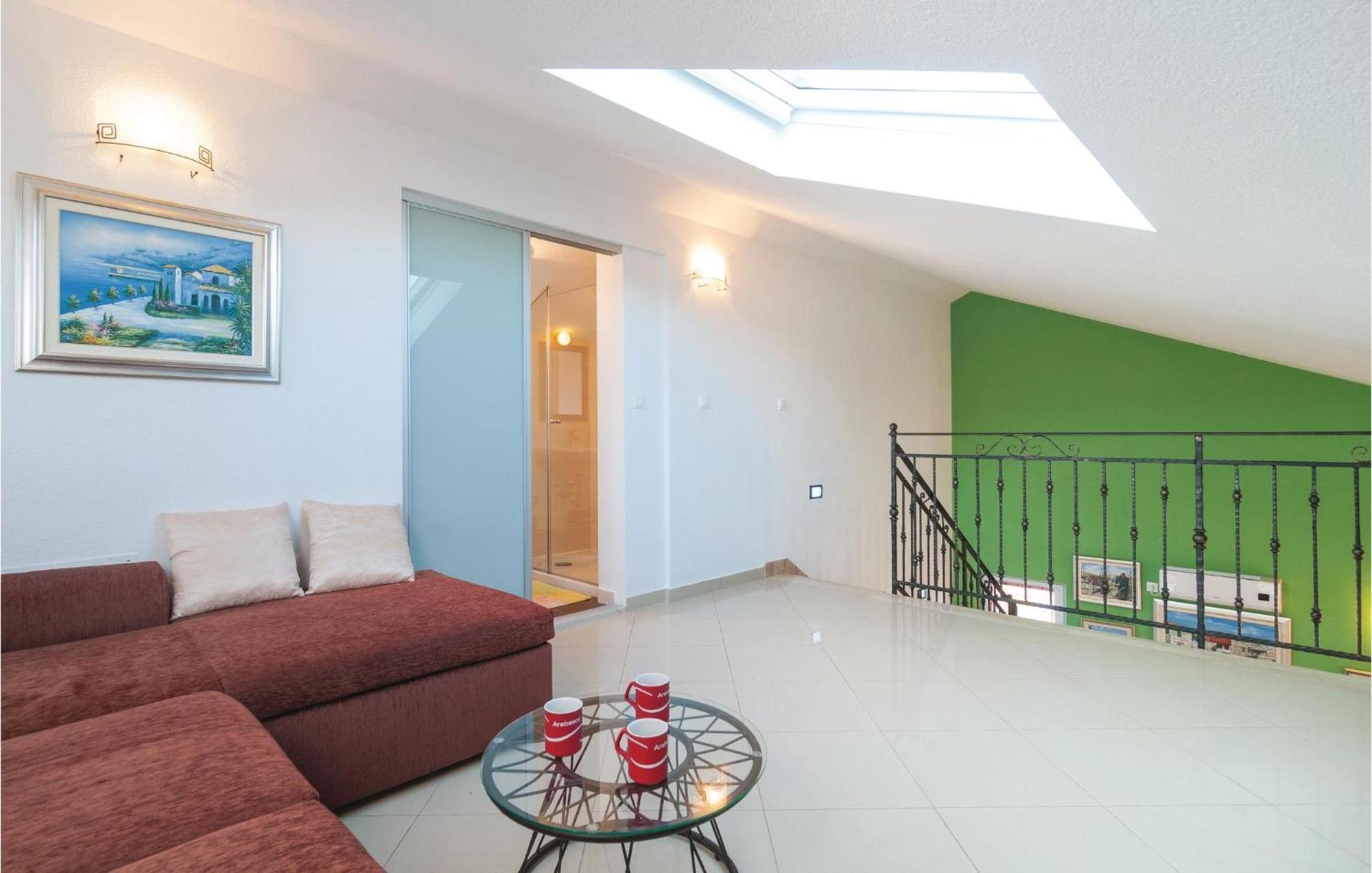 Cozy Home In Neoric With Outdoor Swimming Pool Экстерьер фото